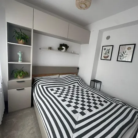 Mieszkanie Przy Ulicy Pilotow Appartement